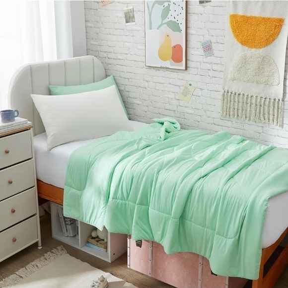 Mint Green Comforter - Picture 3 of 8